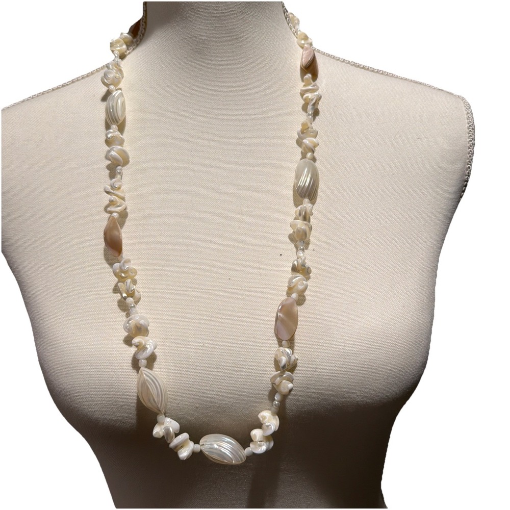 Vintage Mother of Pearl & Iridescent Nautilus Shell Beaded Necklace‎ 30 in